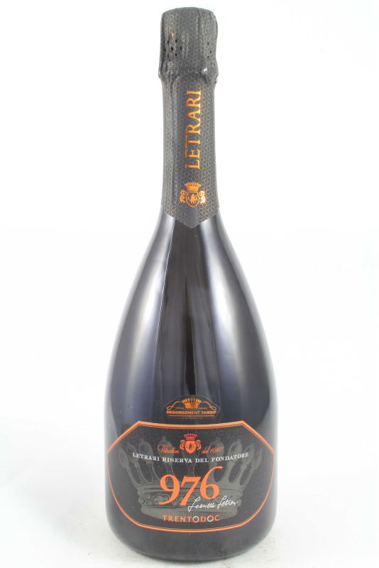 Letrari Leonello - Riserva Del Fondatore 976 Millesimato 2012 Ml. 750 Divine Golosità Toscane Letrari Leonello - Riserva Del Fondatore 976 Millesimato 2012 Ml. 750 Divine Golosità Toscane